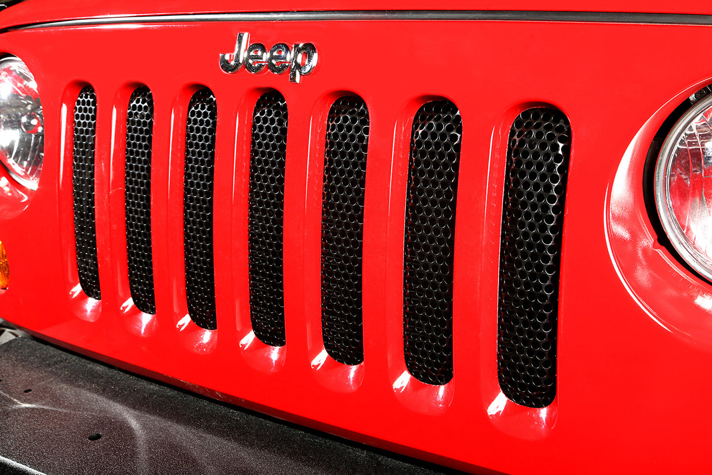 07-15 JEEP GRILLE INSERT BLACK